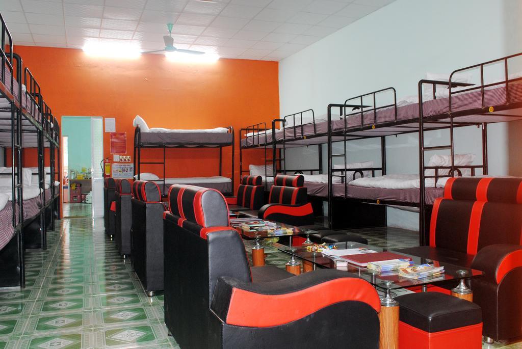 Phong Nha Backpacker Hostel Экстерьер фото